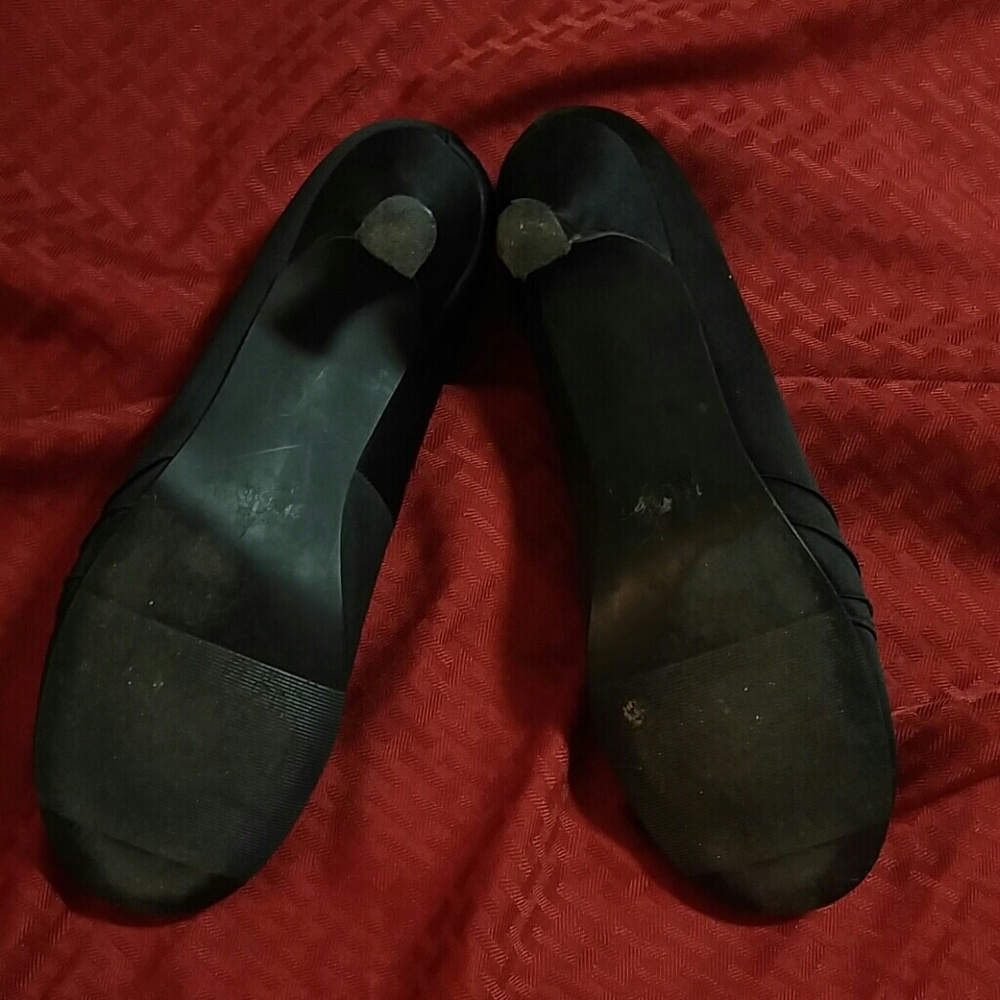 Shoes - Picture 2 of 6